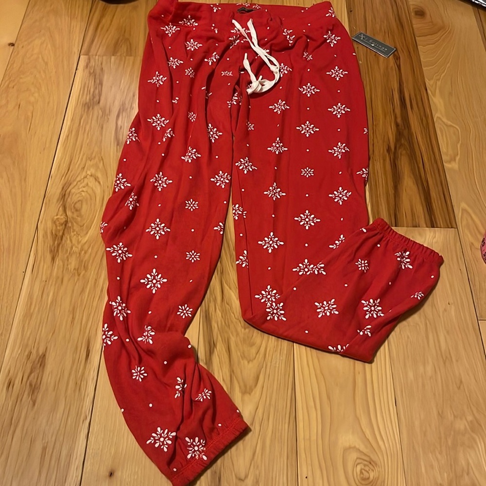 Pj salvage ✔️ red snowflake pajama pants size medium NWT